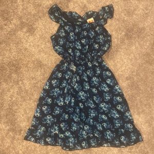 Tween size 14 dress purchased at Triple flip vg used condition.